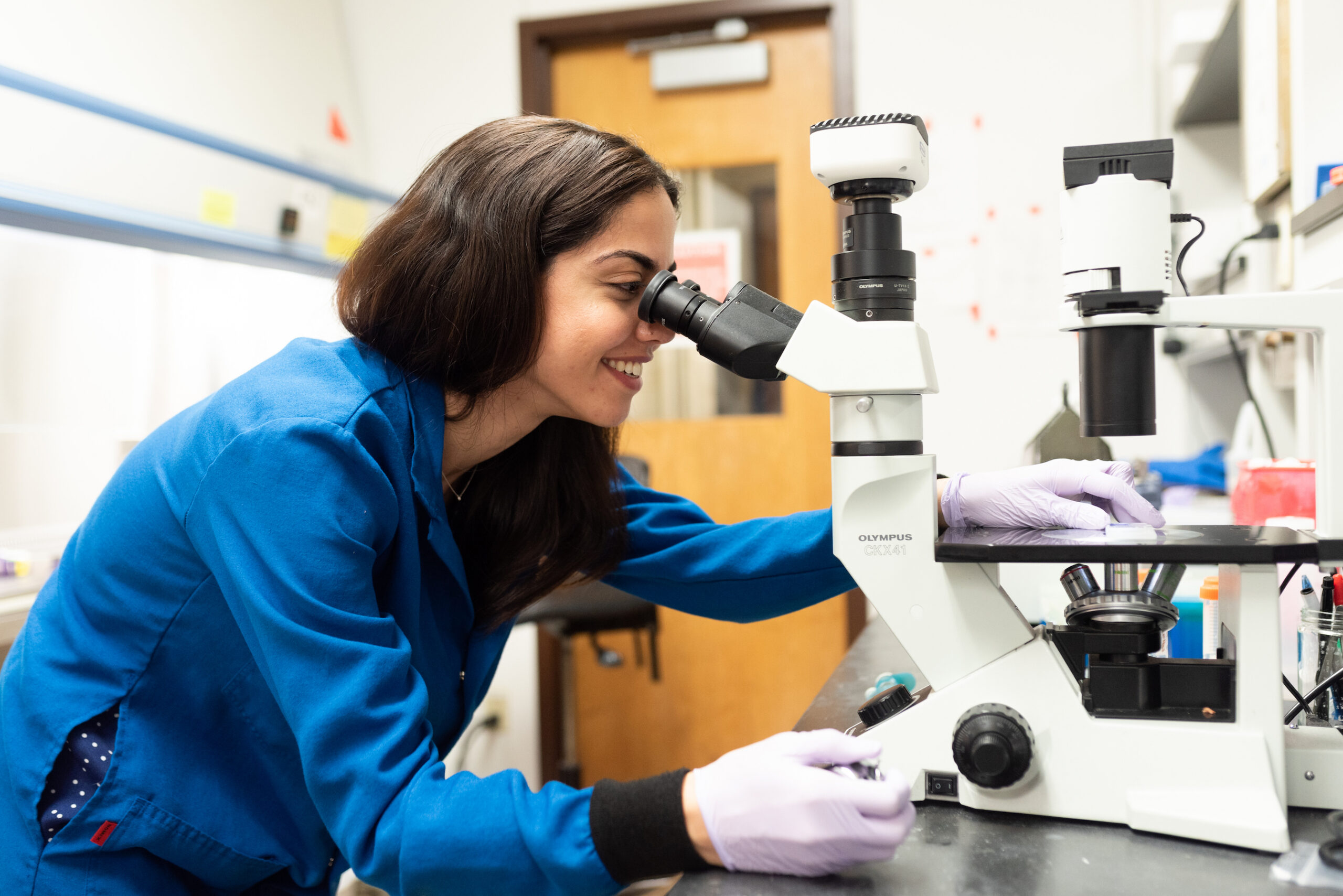 Texas ChE alumna Ahlam Qerqez in the Maynard Lab, 2020